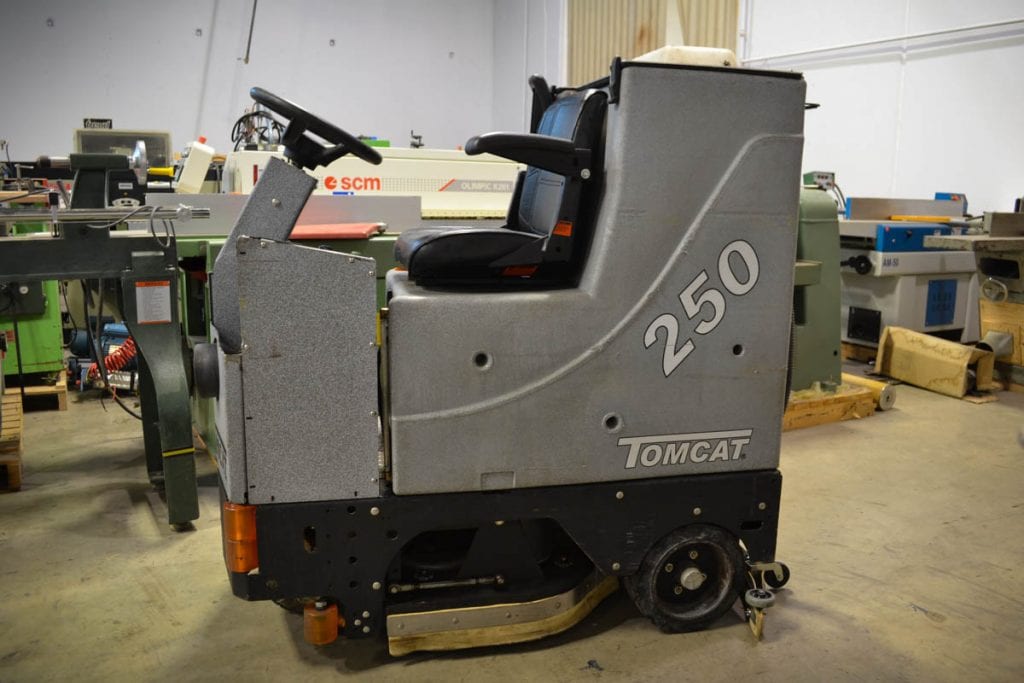 Tomcat 250 Ride on Floor Cleaner