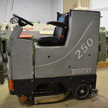 Tomcat 250 Ride on Floor Cleaner