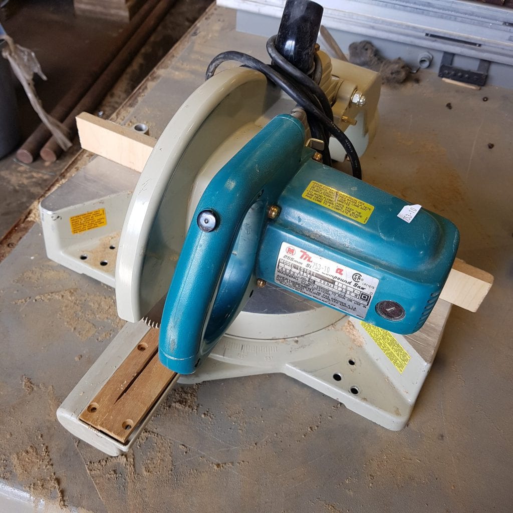 Makita 2708 Saw