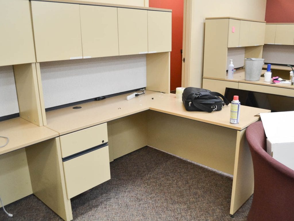 L -Shape Desk with Hutch (right configuration)