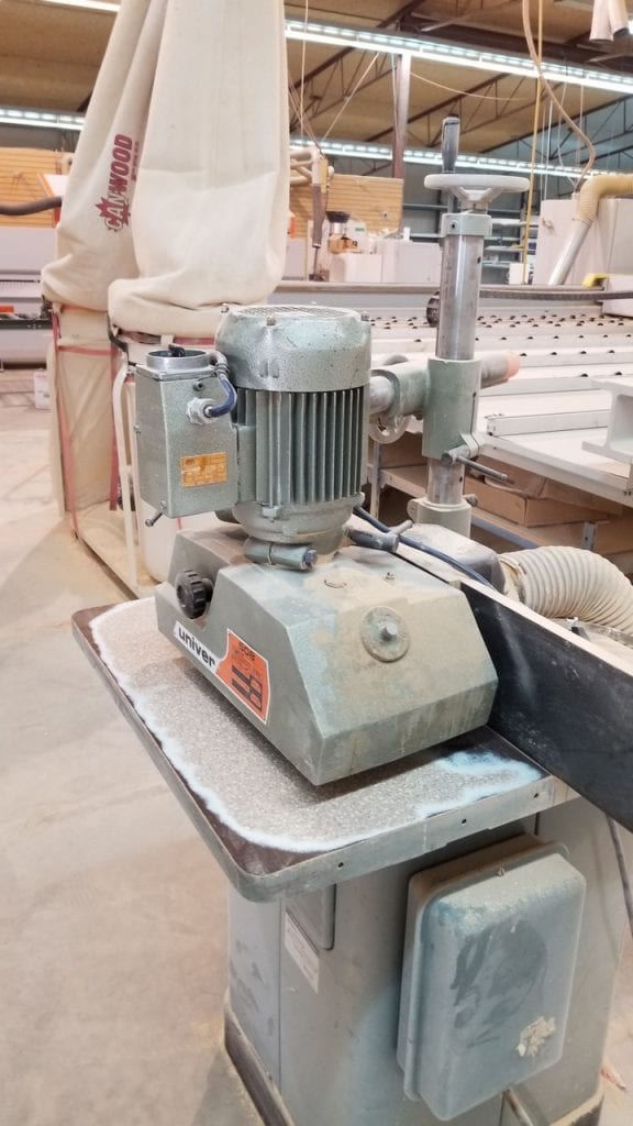 Univer 508 Three-Wheel Power Feeder