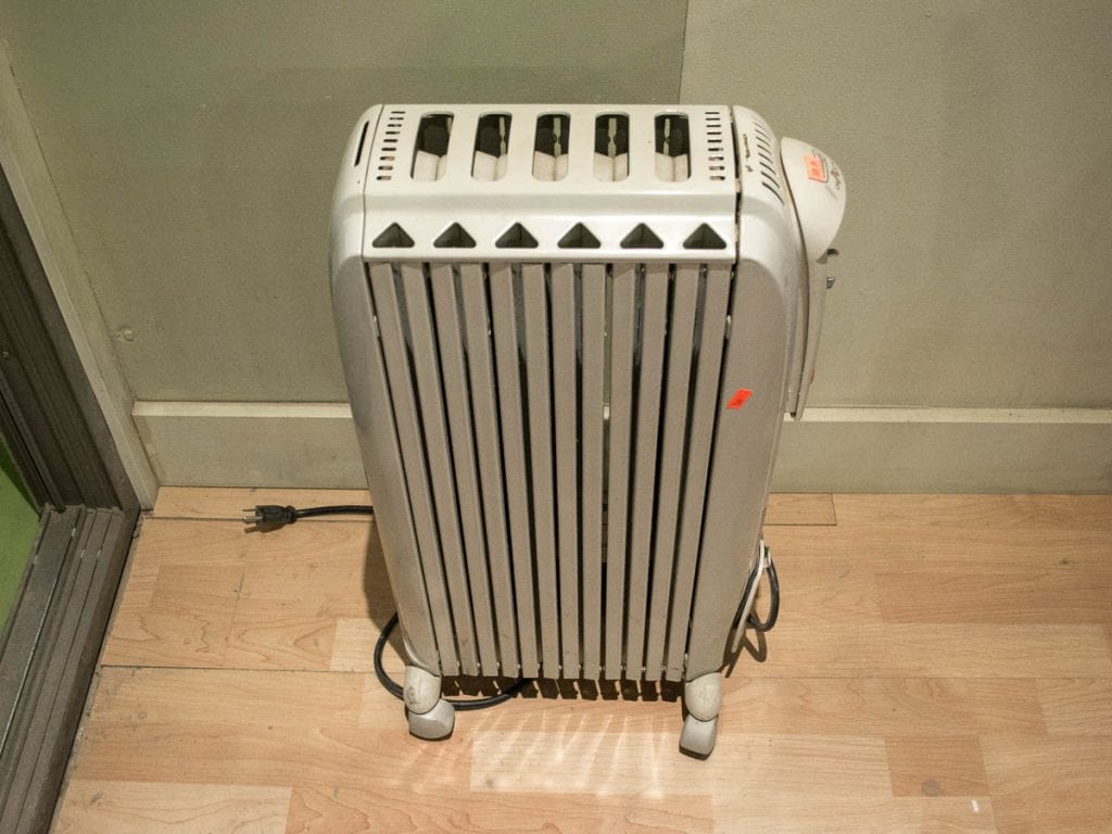 DeLonghi Dragon Portable Oil-Filled Radiator with Vertical Thermal Tunnels