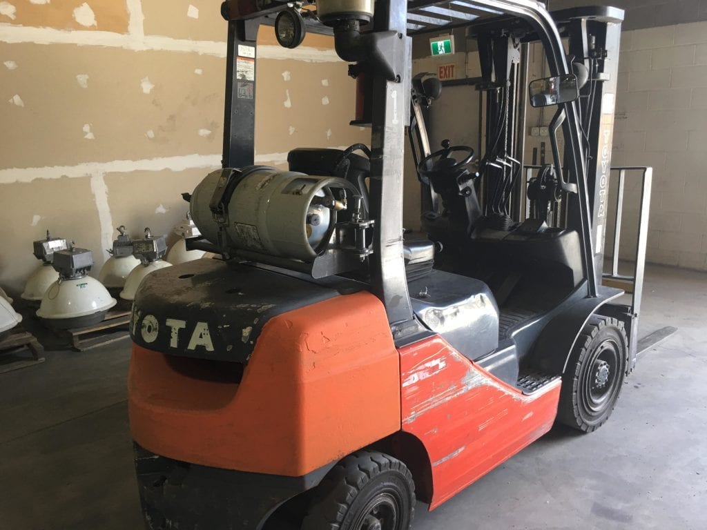 Toyota 8FGU25 5000LBS Forklfit