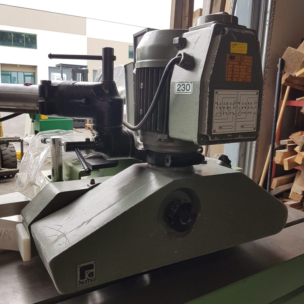 Univer Power Feeder