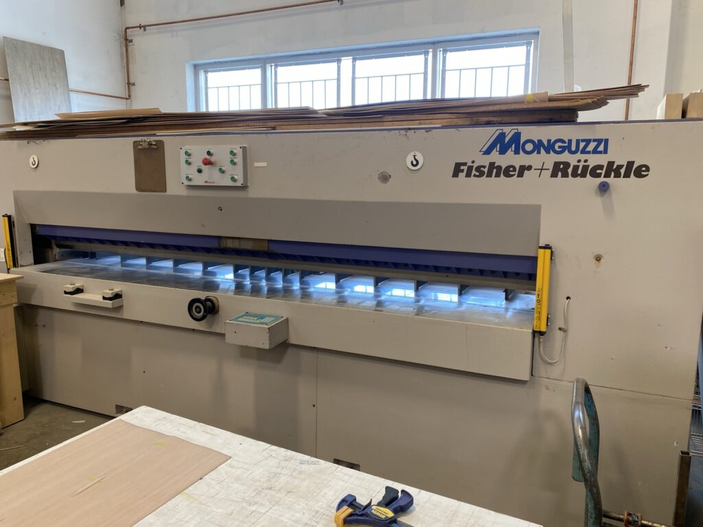 Used Monguzzi AF-3200 Veneer Guillotine