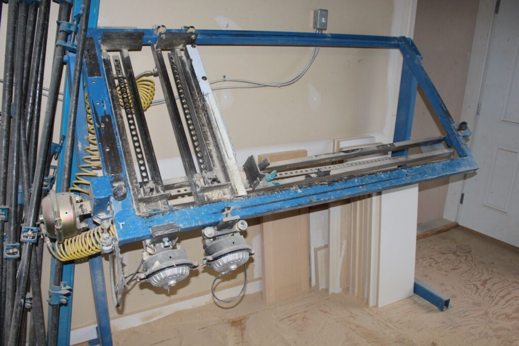 Used JLT 79K-6-DC Door Clamp