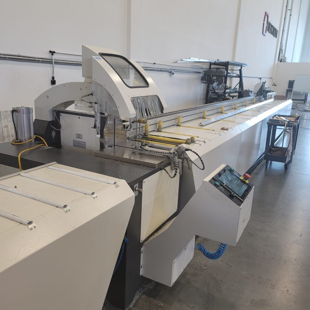 Used OZ Leo Plus programable cut line