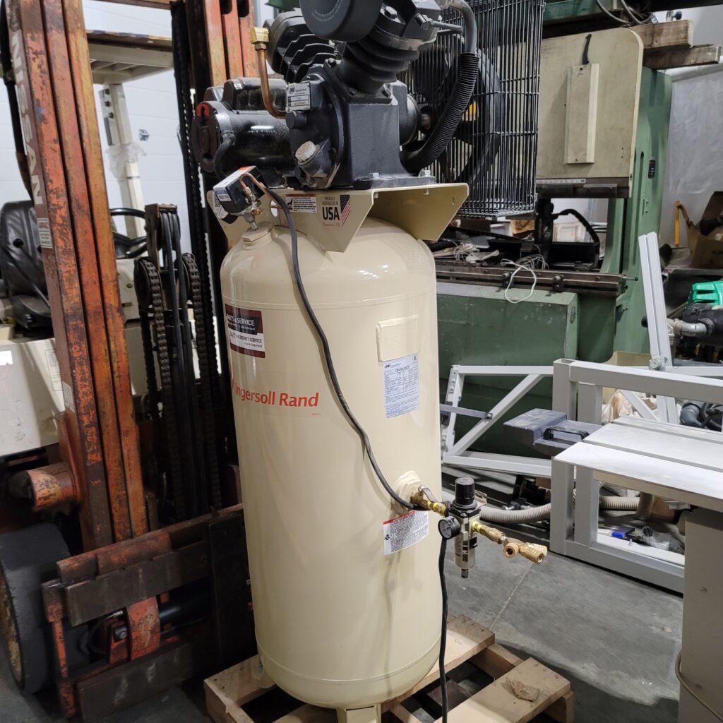 Ingersol Rand 5 HP Vertical Piston Compresor