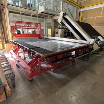 Pannkoke Glass Loading and Cutting Table
