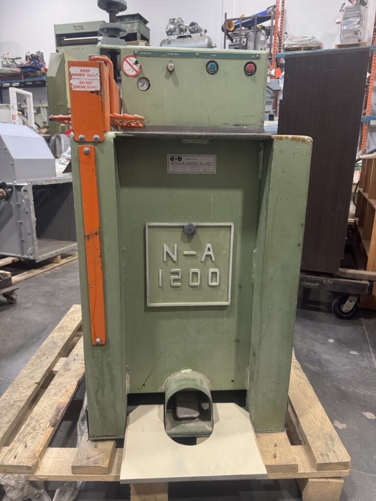 Nelson & Atkins NA 1200 Upcut Saw